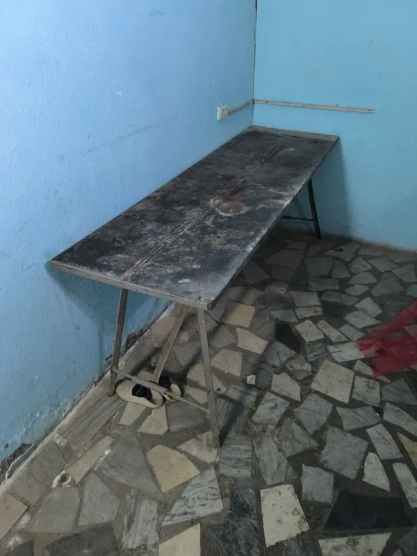 Продам металлический рабочий стол из нержавейки