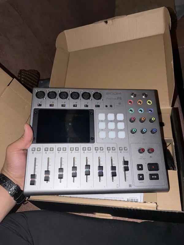 Zoom PodTrak P8 recorder 2 Zoom PodTrak P8 recorder 2