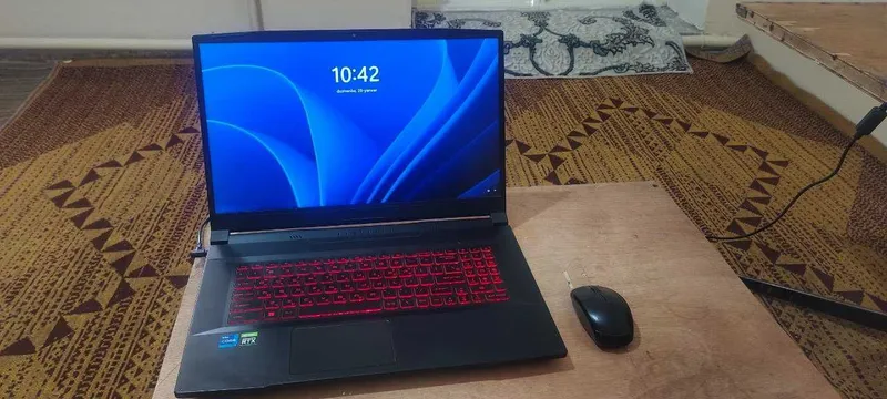 MSI Katana Sword 17 A11UC igrovoy noutbuk sotiladi.