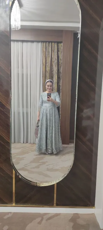 Вечернее платье, всего 2 часа одето