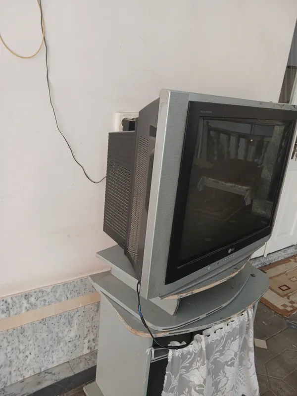 Телевизор продаётся 2