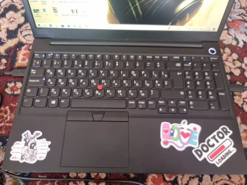 Noutbuk Lenovo e15 — фото 2