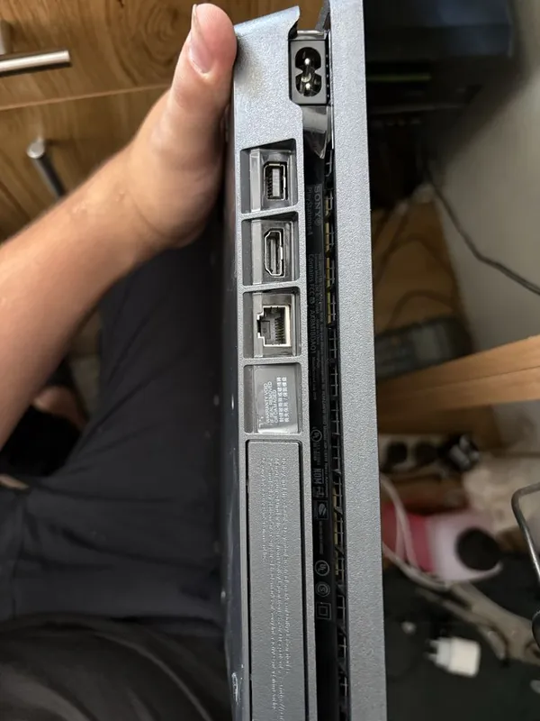 Plastation 4•Slim 1•TB 4 Plastation 4•Slim 1•TB 4