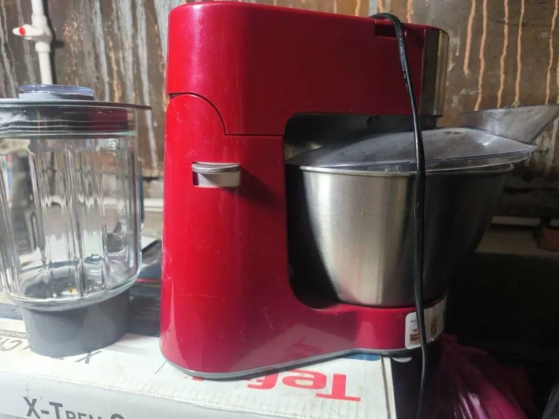 BLENDER KENWOOD (замес теста) 1 BLENDER KENWOOD (замес теста) 1