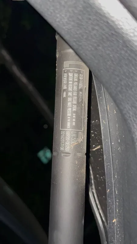 TOYOTA HIGHLANDER подъёмник багажа 1 TOYOTA HIGHLANDER подъёмник багажа 1