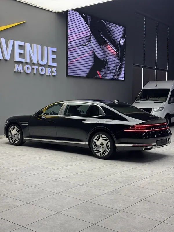 Genesis G90 Limousine 7 Genesis G90 Limousine 7