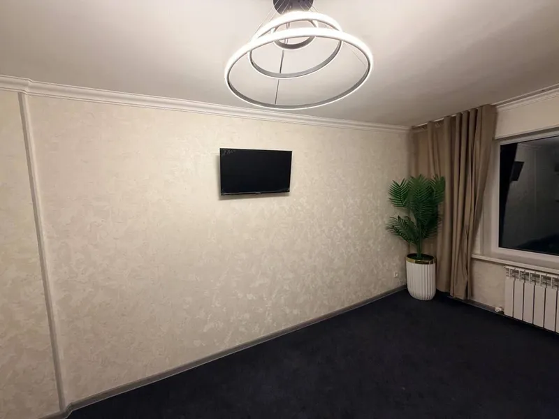 Продажа 1 / 1 / 4 комнат. Галерейка 28м2. Мирабад. — фото 3