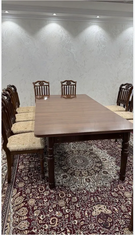 Стол и 12 стульев