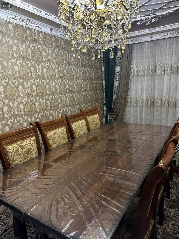 Стол со стулями, стуля из ореха