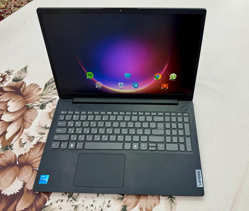 Noutbuk - Lenovo V15 G5 IRL 2 Noutbuk - Lenovo V15 G5 IRL 2