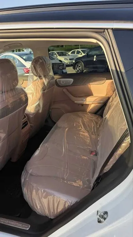 Leapmotor C11 hybrid 200km naxt va xalol nasiyaga 3 Leapmotor C11 hybrid 200km naxt va xalol nasiyaga 3