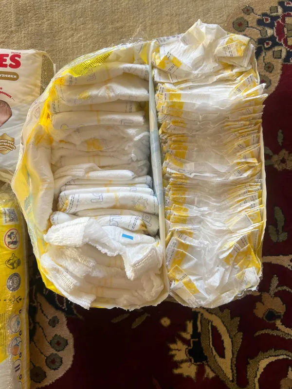 Памперсы 1 размера: Lalaku и Huggies, размер уже мал 4 Памперсы 1 размера: Lalaku и Huggies, размер уже мал 4