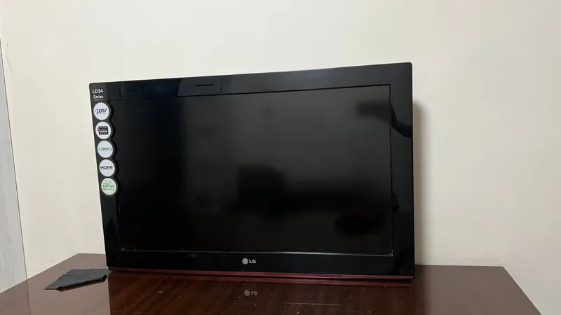 Продаётся телевизор LG 32 2