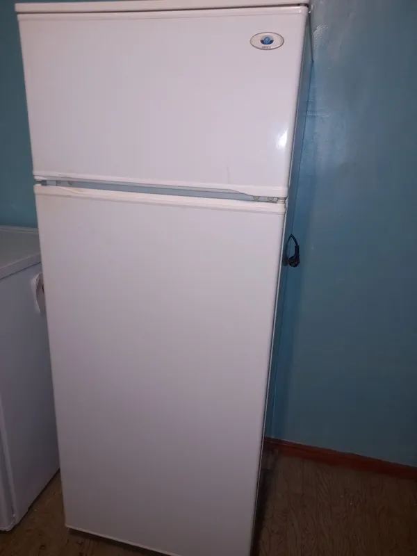 Продам холодильник Минск,компрессор новый.