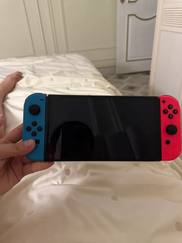 Nintendo Switch OLED joykonsiz va qutisiz 2 Nintendo Switch OLED joykonsiz va qutisiz 2