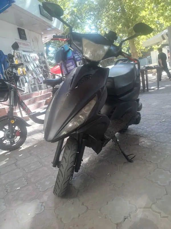 125 kub santimetrli skuter sotiladi 1 125 kub santimetrli skuter sotiladi 1