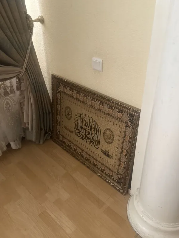 Dekorariv art devolga qoyib qoyishga zor narsa