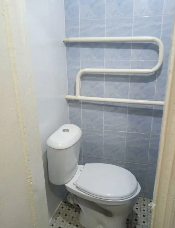 1/3/4, 27 m2. g‘ishtli, balkon 1.5×3. TTZ 1 sotiladi. 6