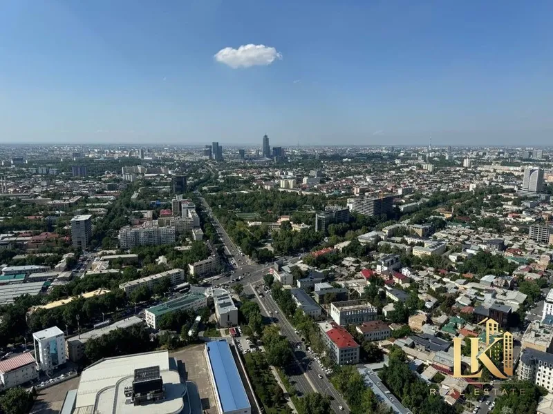 Продаётся 2-комнатная угловая квартира в ЖК Piramit Tower 7