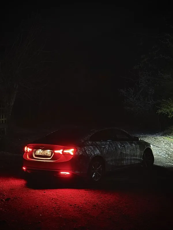 Продам Malibu 2 Premier серебристого цвета — фото 4