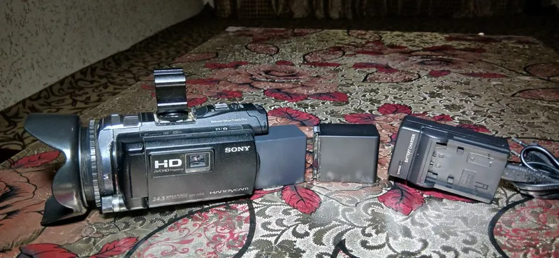 SONY HDR-PJ810 — Proektorli Videokamera Sotiladi — фото 4