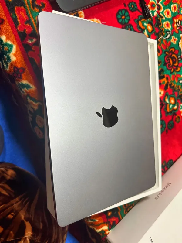 Macbook air M3 8/256 6 Macbook air M3 8/256 6