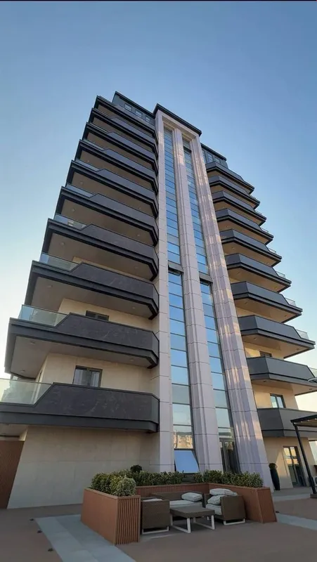 3-комнатная квартира в ЖК Sapphire Terrace, white box, балкон 2