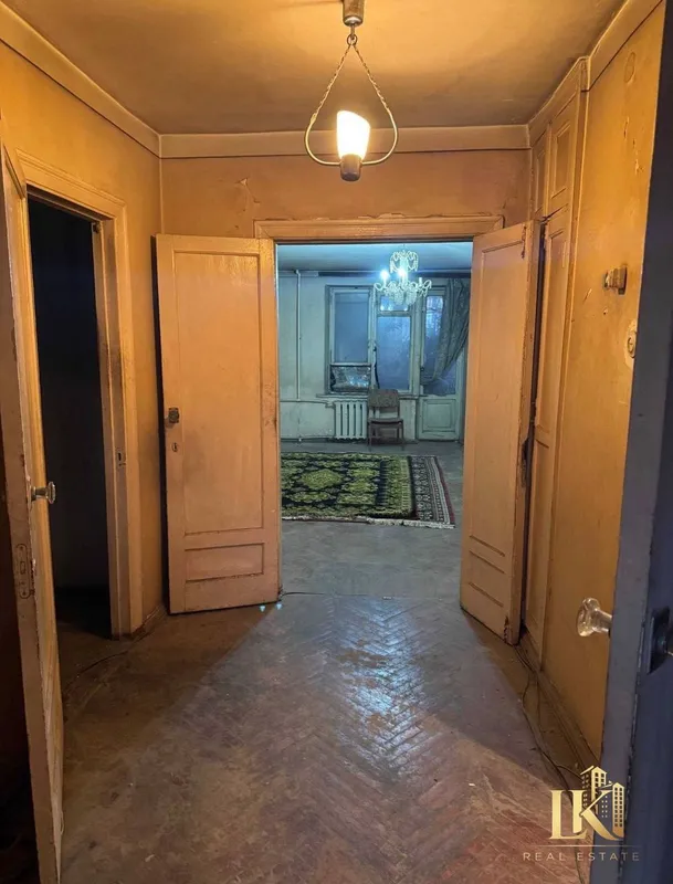 Keng 3 xonali kvartira sotiladi, 73 m², taʼmirsiz 2