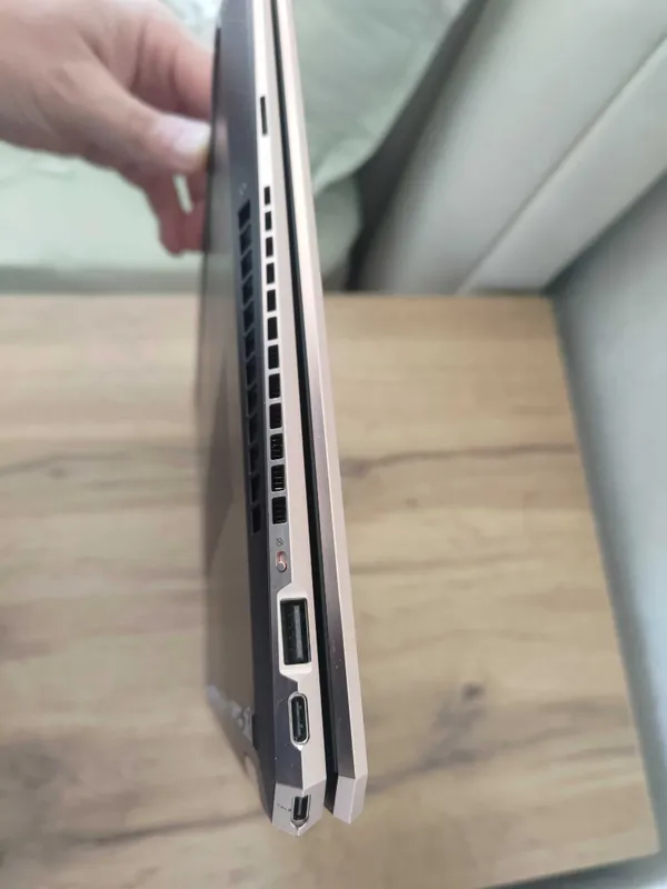 HP spectre x360 | i7-1165g7 | RAM 16 | NVME 512 5 HP spectre x360 | i7-1165g7 | RAM 16 | NVME 512 5