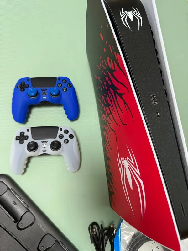PS5, 2 джойстика, 12 игр, офлайн 3 PS5, 2 джойстика, 12 игр, офлайн 3