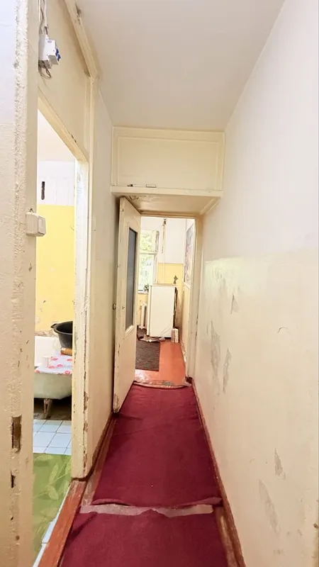 Zudlik bilan frunze massifda 1 xonali kv ijaraga beriladi 6
