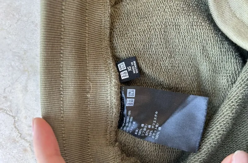 Трикотажные брюки-карго Uniqlo цвета хаки 3 Трикотажные брюки-карго Uniqlo цвета хаки 3