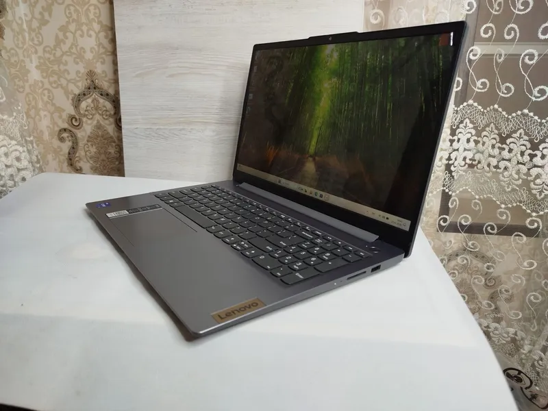 Мощный ноутбук Lenovo Slim 15IRH8 Intel Core i7 13620H DDR5 16Gb SSD — фото 3