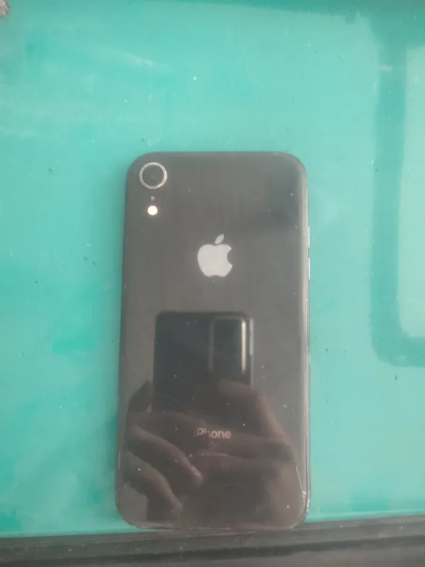 iPhone XR 1
