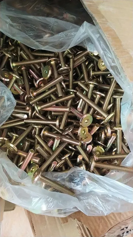 YANGI BOLTLAR. Sariq sink qoplama. Import. 4