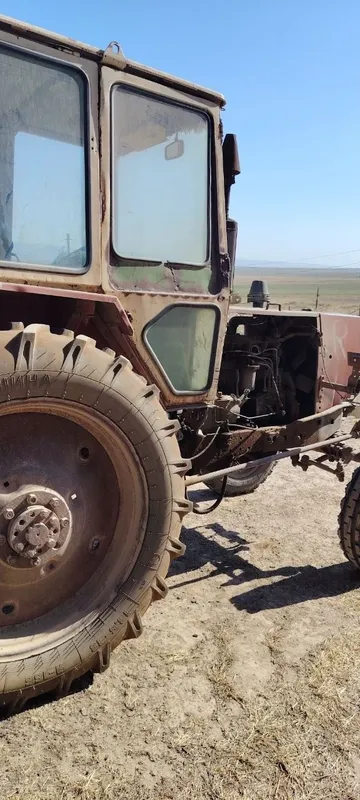 Traktor sotiladi 4 Traktor sotiladi 4