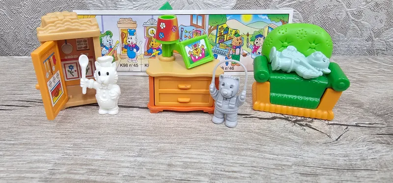 Наборы Kinder Surprise 1997 — «Кошачий интерьер» 2 Наборы Kinder Surprise 1997 — «Кошачий интерьер» 2