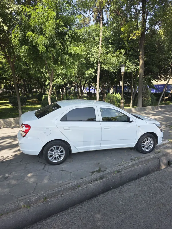 Срочно продам кобальт 4 позиции в идеальный состояние хозяин 1 Цена 10 4