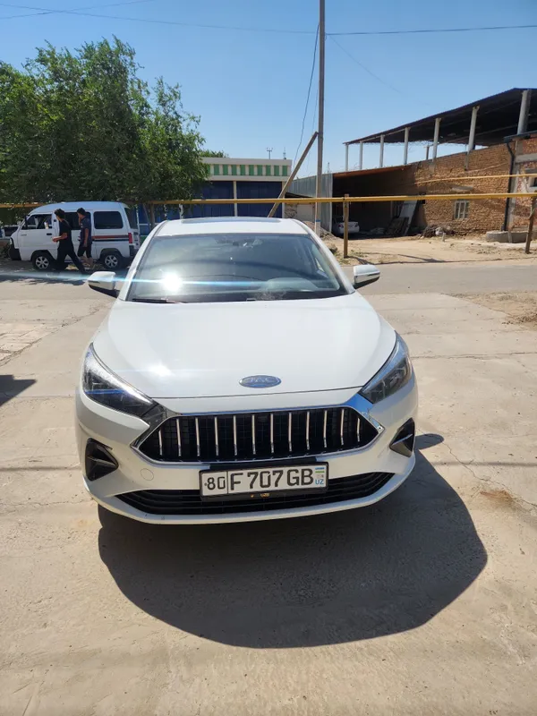 Jac j7 liftbek sotiladi 7 Jac j7 liftbek sotiladi 7