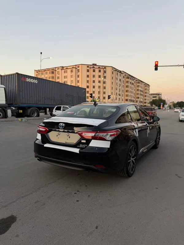 Toyota Camry Gibrid GLE 5 Toyota Camry Gibrid GLE 5