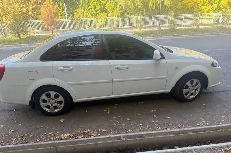Продаётся Lacetti Gentra 4 Продаётся Lacetti Gentra 4