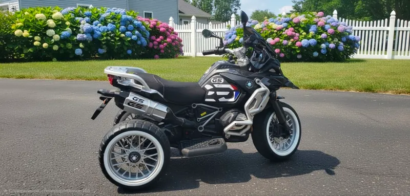 BMW R1250 bolalar uchun uch g‘ildirakli velosiped sotiladi 4