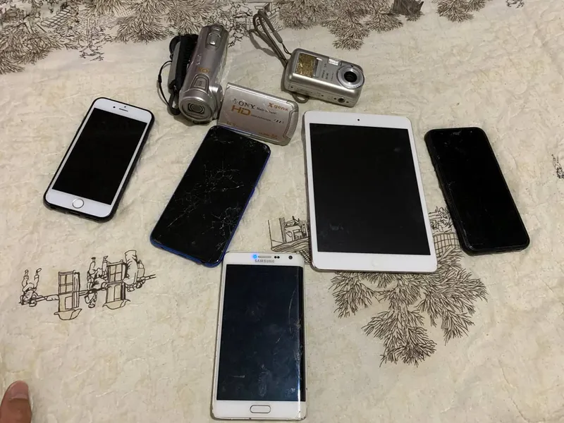 iPhone, Samsung телефон и планшет 1