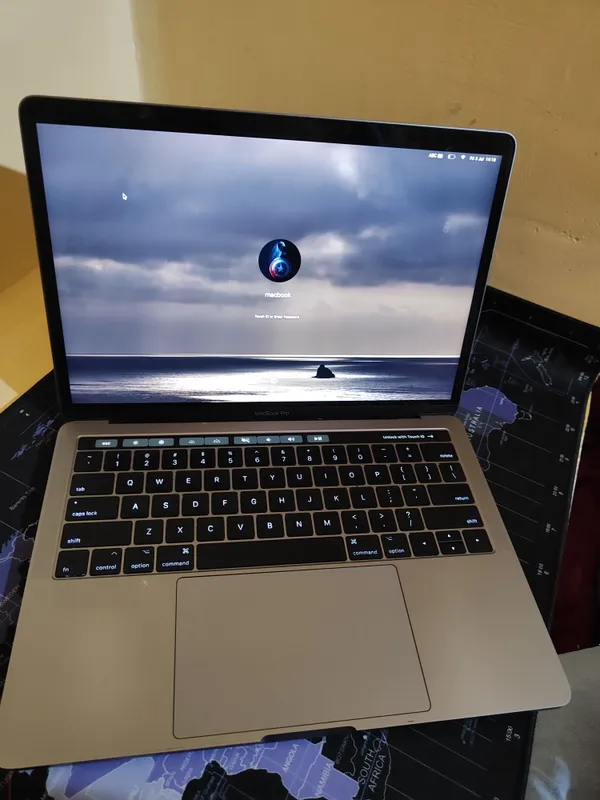 MacBook pro core i5 touchbar — фото 1 MacBook pro core i5 touchbar — фото 1