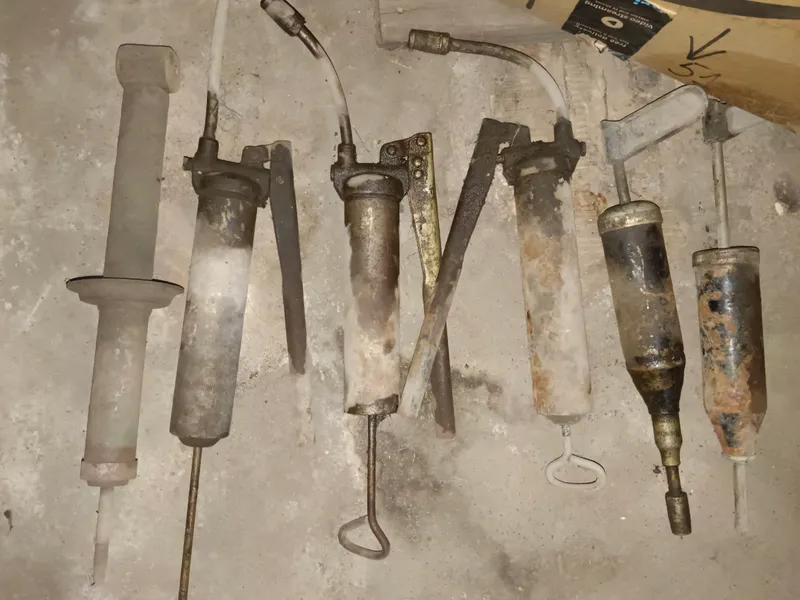 Шприцы для масла смазки 1 Шприцы для масла смазки 1