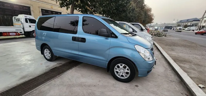 Hyundai Starex ___