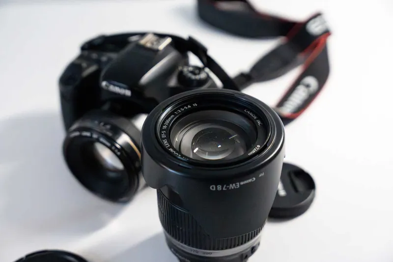 Canon EOS 77D + 2 объектива/2 ta obyektiv + комплект — готов к съёмке 2