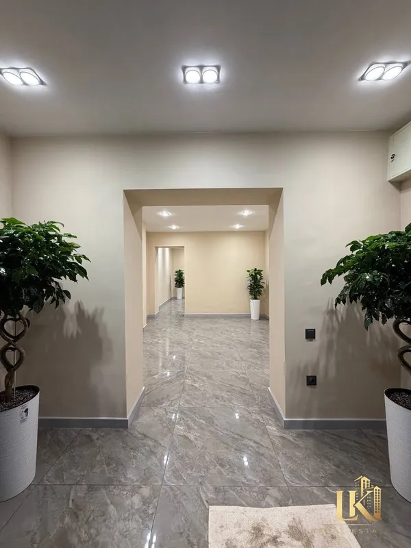 #9800 Готовый бизнес на 1-й линии — евроремонт, 90 м² — фото 2