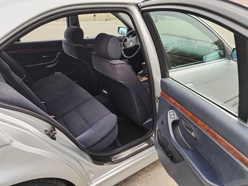 Продам BMW e39, 523i 6 Продам BMW e39, 523i 6
