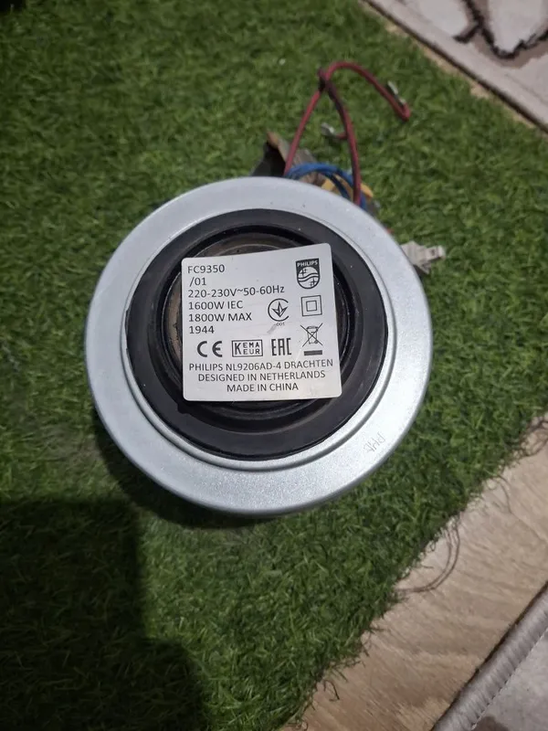 PHILIPS pilisosni matori 1